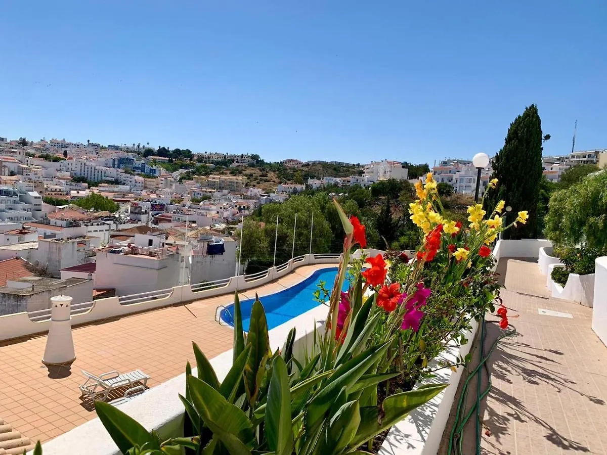 Albufeira, Sea And Old Town Viewアパートメント ポルトガル